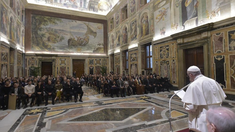 Concerto di Natale in Vaticano. Francesco agli artisti accendere nei